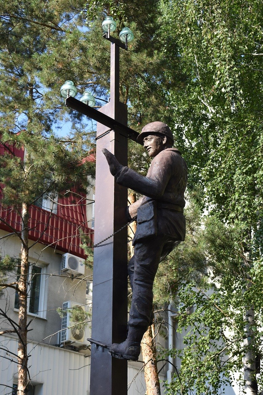 portfolio-img-03 the statue, monument, sculpture, figure, urban, worker, novosibirsk, electrician, electrician, electrician, electrician, electrician, electrician